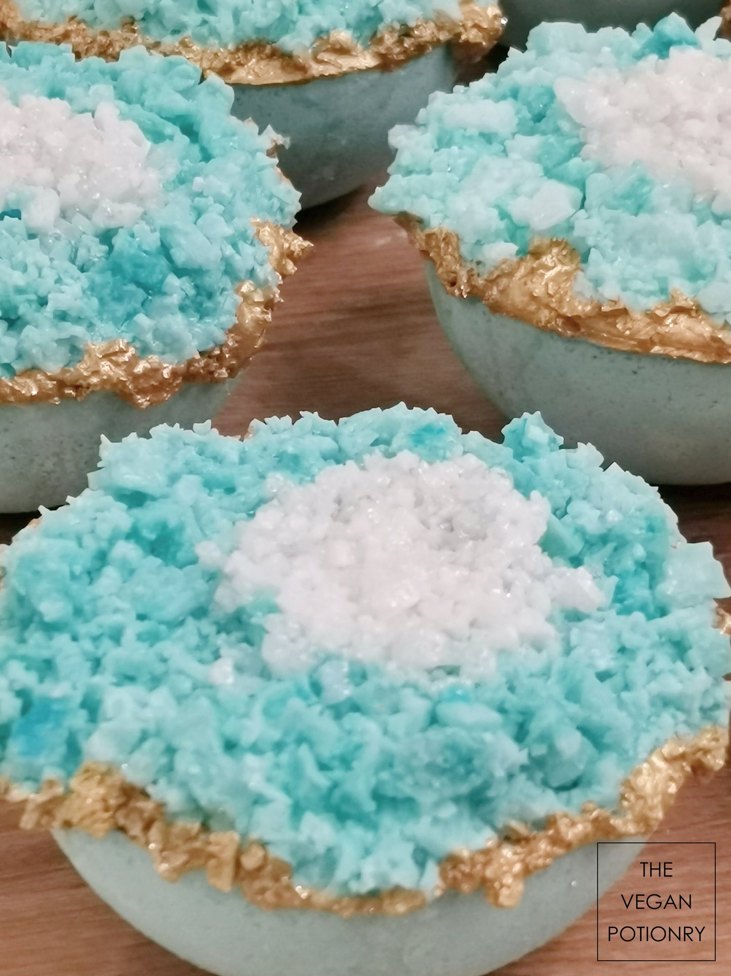 Eucalyptus + Sea Salt Geode Crystal Bath Bomb Bath Salt Hybrid | Luxury Spa Collection Natural Bath Soaks