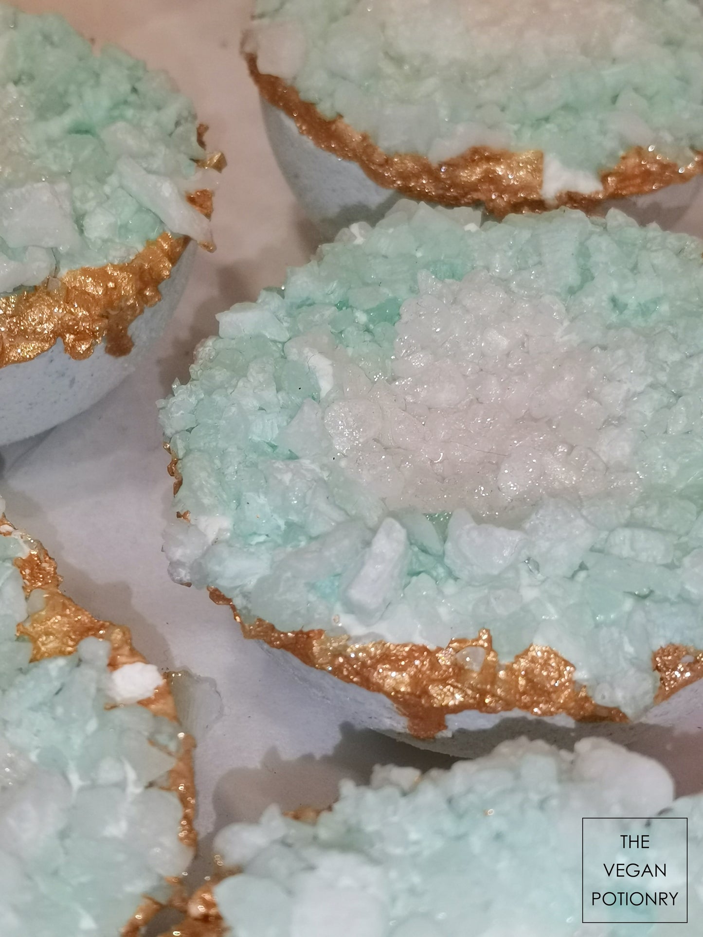 Peppermint + Ho Wood + Ginger + Tea Tree Geode Crystal Bath Bomb Bath Salt Hybrid | Luxury Spa Collection Natural Bath Soaks