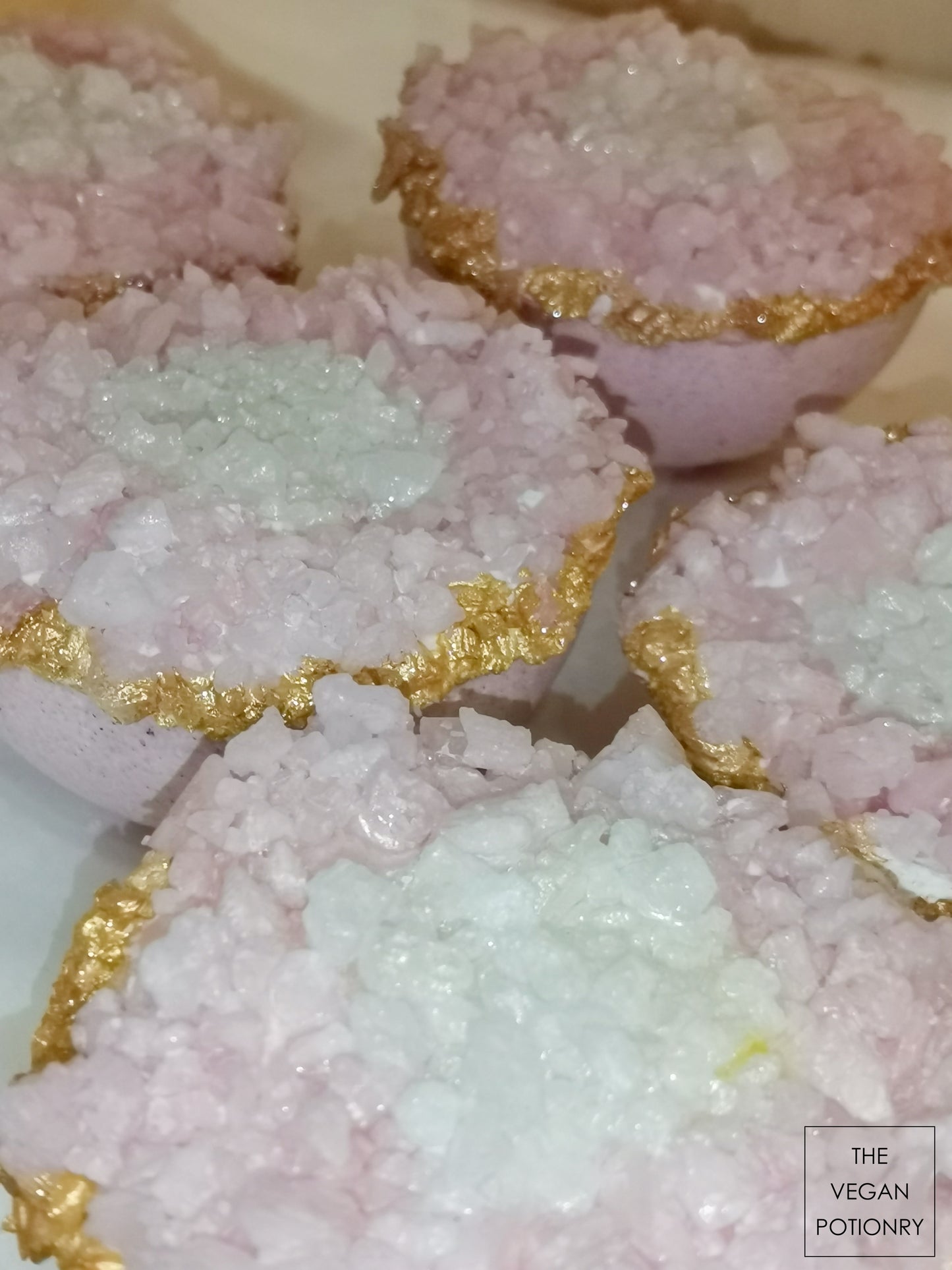 Rosemary + Strawberry  + Pink Himalayan Salt Geode Crystal Bath Bomb Bath Salt Hybrid | Luxury Spa Collection Natural Bath Soaks