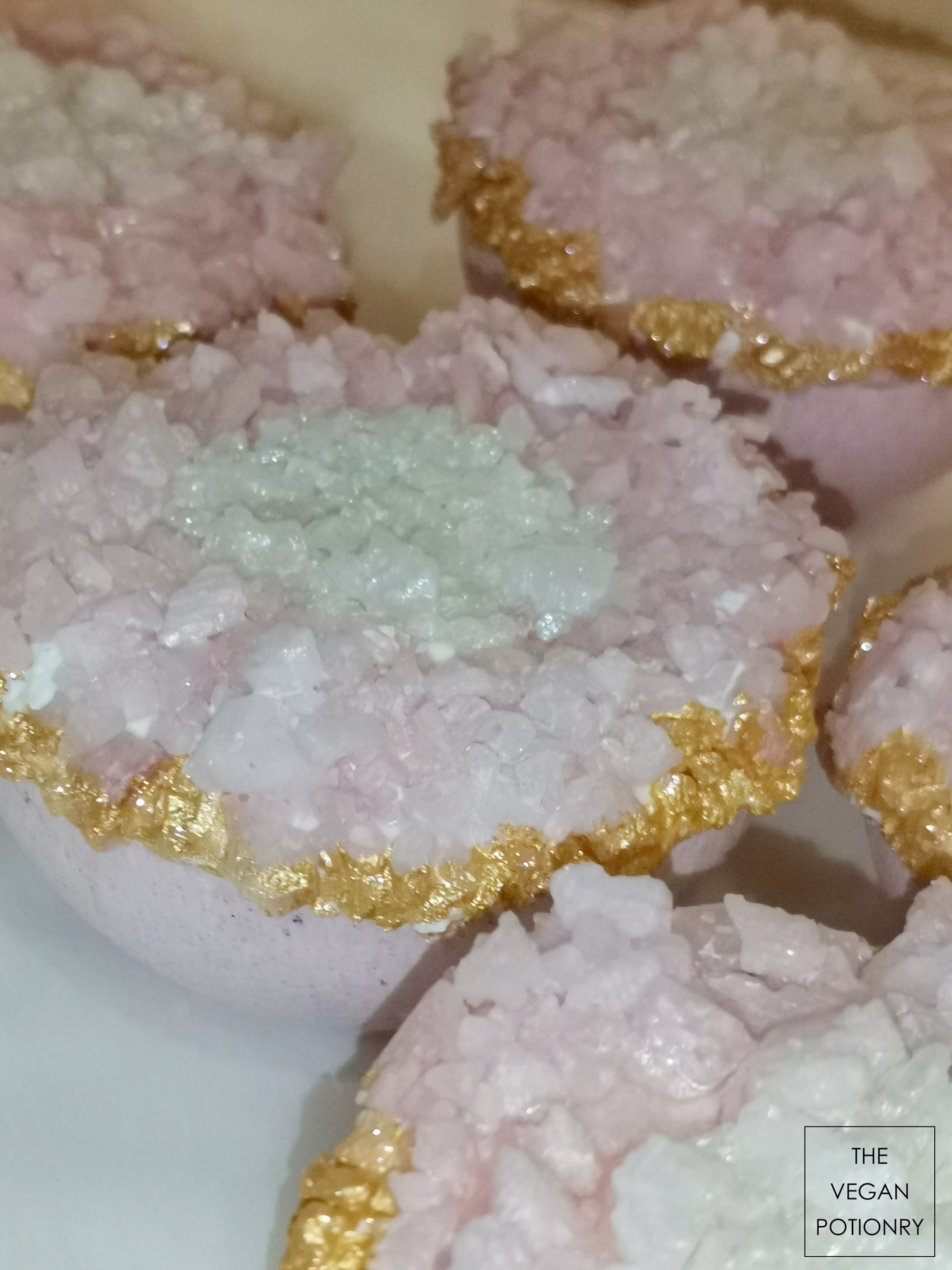 Rosemary + Strawberry  + Pink Himalayan Salt Geode Crystal Bath Bomb Bath Salt Hybrid | Luxury Spa Collection Natural Bath Soaks